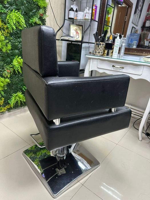 Vând  Scafa .Scaune.Masute pentru COAFOR !