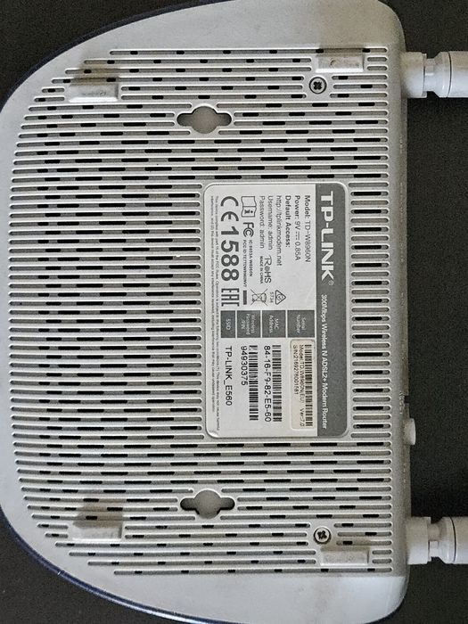 router TP-LINK  TD-W8960N