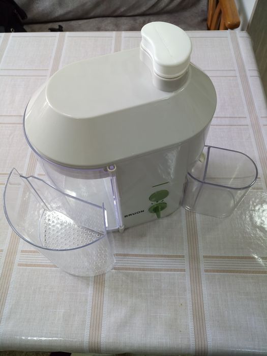 Соковыжималка Bruon  модель  GTM-9588  идеально  для  выжимания  соков