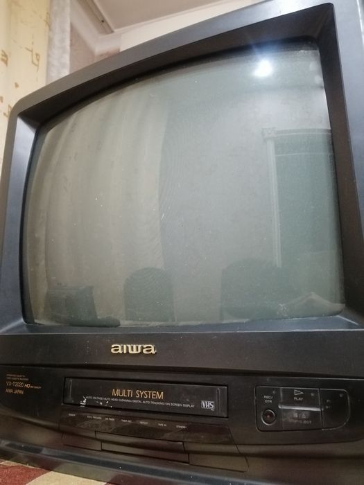 Телевизор с видеомагнитофоном