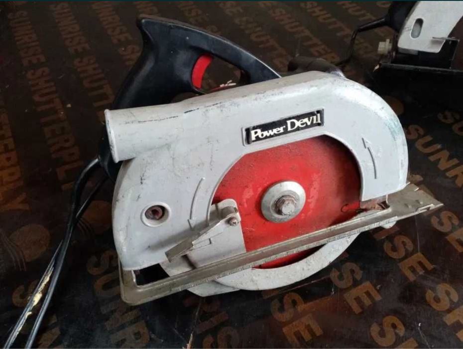 Циркуляр внос от Англия, като нов МН.  Мощен мотор