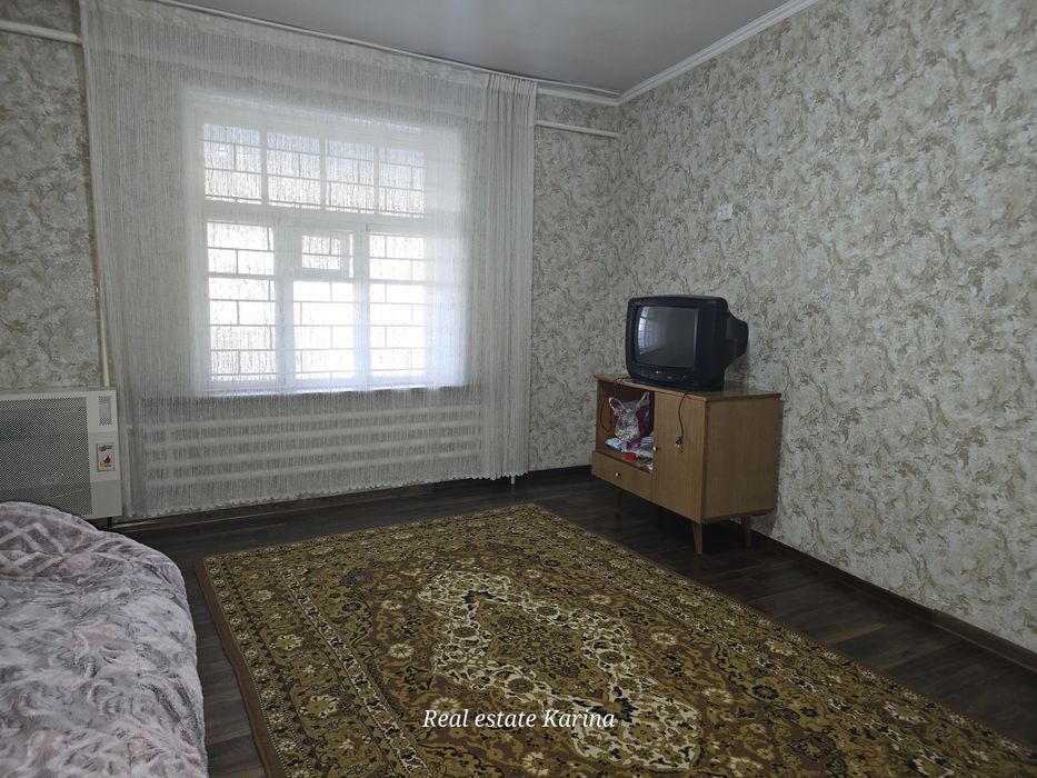 Большой двор в районе Ахунбабаева