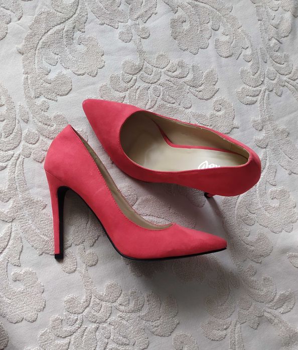 Туфли новые замшевые 37-38