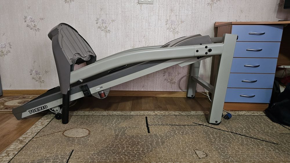 Продам беговую дорожку