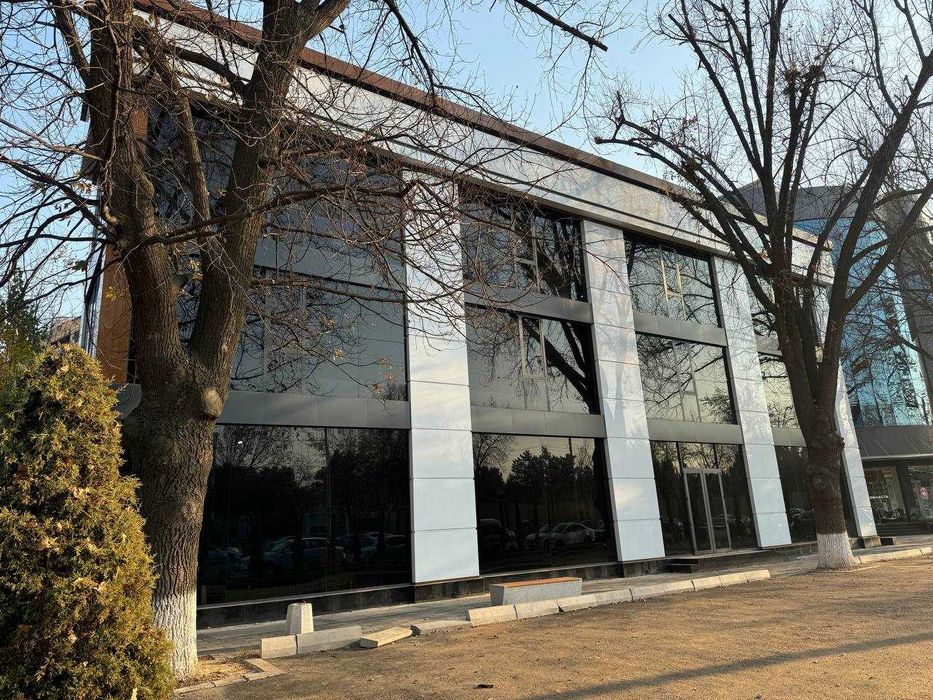 Продаётся Здание вдоль большой дороги с парковкой, Ц-6 Пожарка