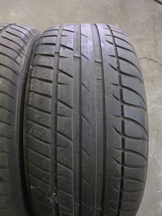 2 anvelope 225 50 R 16 Taurus vara