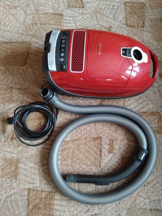 Прахосмукачка Miele Complete C3 Excellenes Ecoline 800W