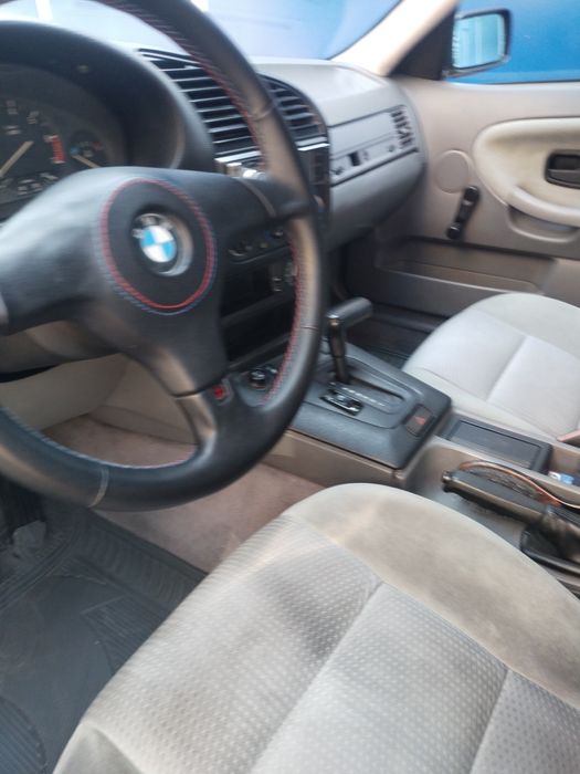 BMW I318 1.8 продается