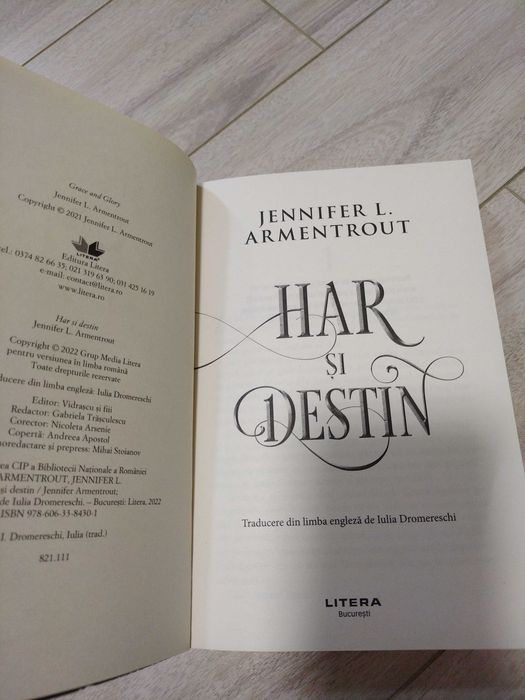 Cartea Har si Destin scrisa de Jennifer  L. Armentrout