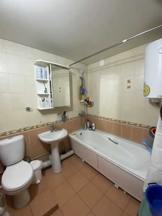 4 бөлмелі үй сатылады срочно.