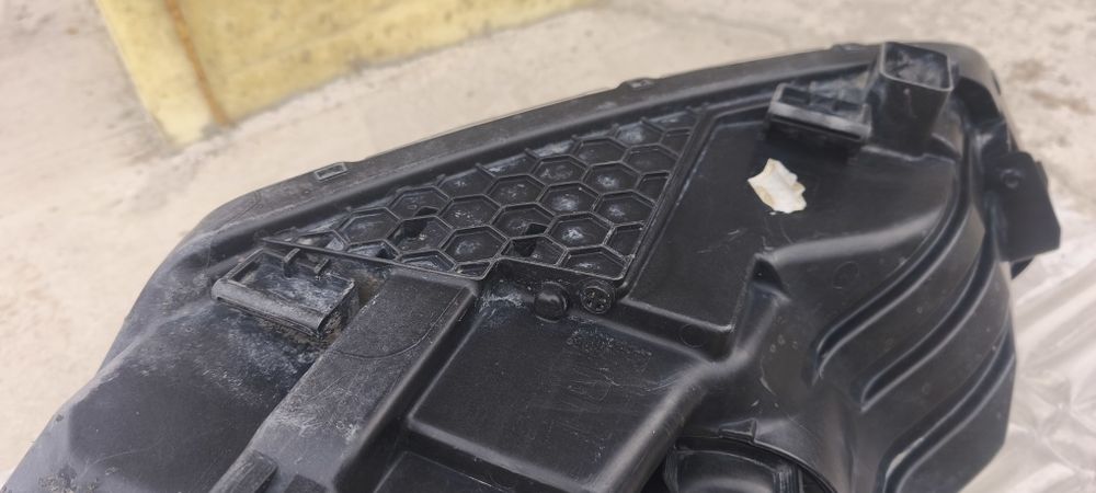 Фара правая Киа Сид Комфорт 92102J7001