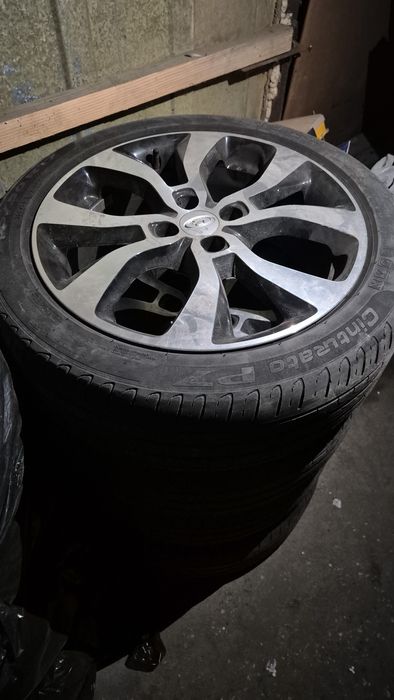 Продам комплект резины с дисками.