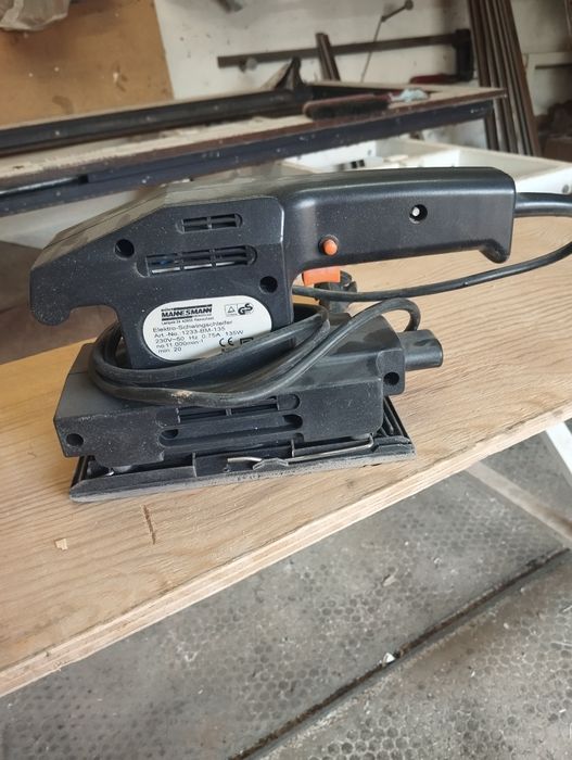 Эл.инструмент по обра ботке дерева.