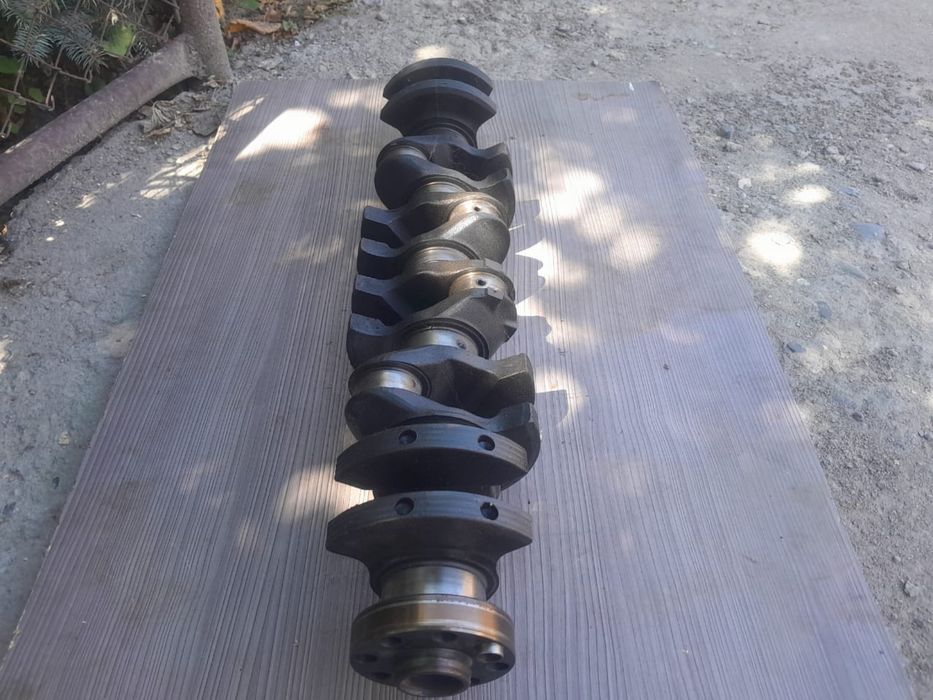 Продам каленвал на BMW м50б25