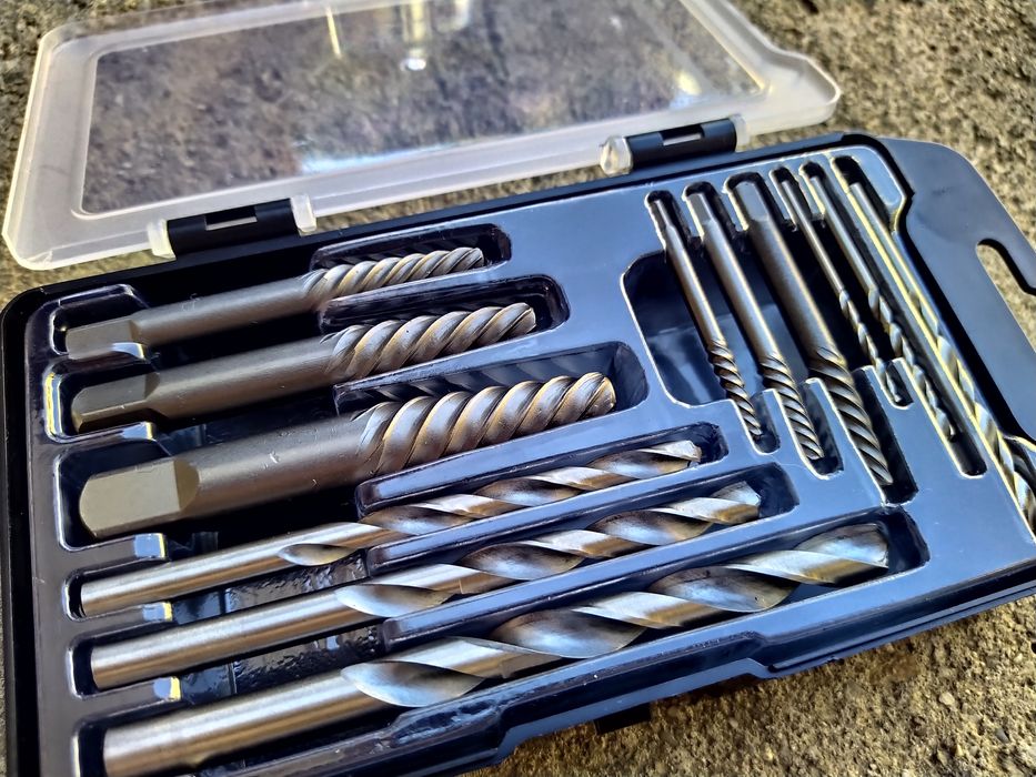 Trusa 12 extractoare suruburi rupte 12 piese burghie metal