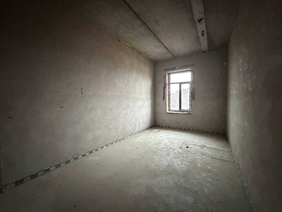 Продаётся 3х комн квартира на 2 этаже Ор-р Теракзор