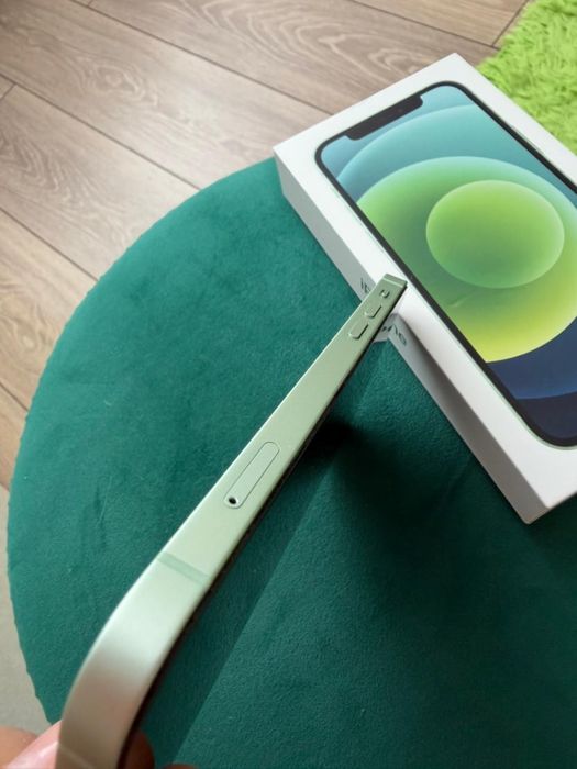 Продам Apple iPhone 12 на 64гб