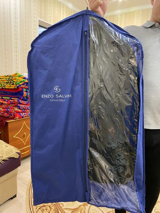 Продам отличный костюм тройку.