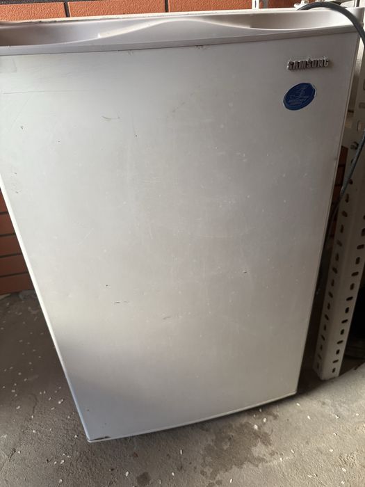 Срочно продам Холодильник