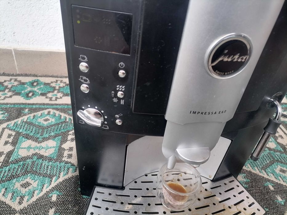 Кафе автомат Jura E60 Impressa