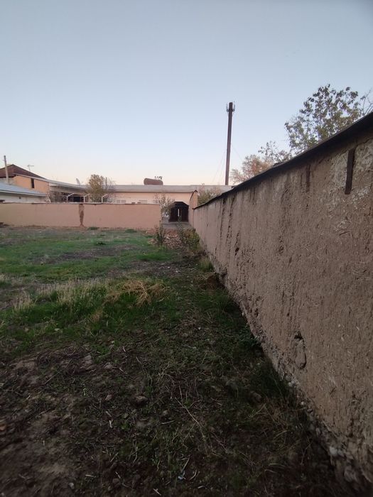 Uchaska yarimi quruq yer 7.5 soʻtuv yoʻkida 13 soʻtuv sotiladi