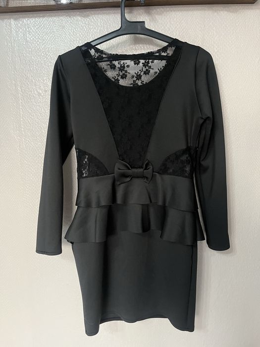 Официални рокли.