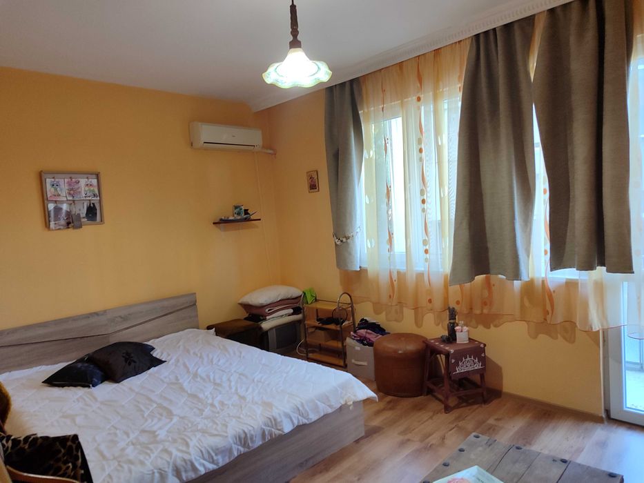 Продава се Четиристаен апартамент в Добрич, Център - 112 кв.м за 1036 €/кв.м - Снимка #15