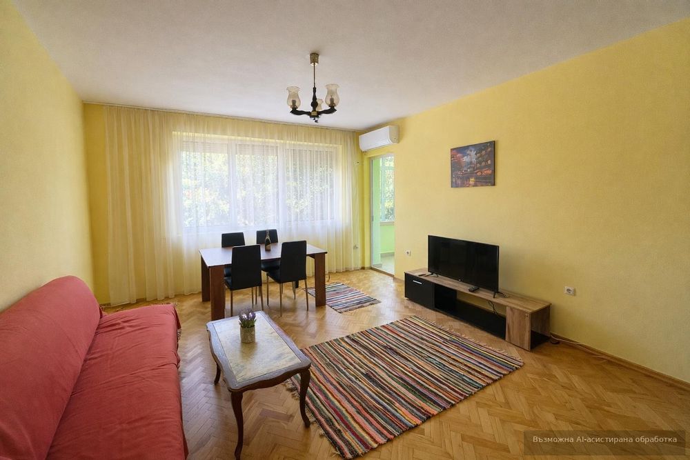 Тристаен апартамент под наем в Център