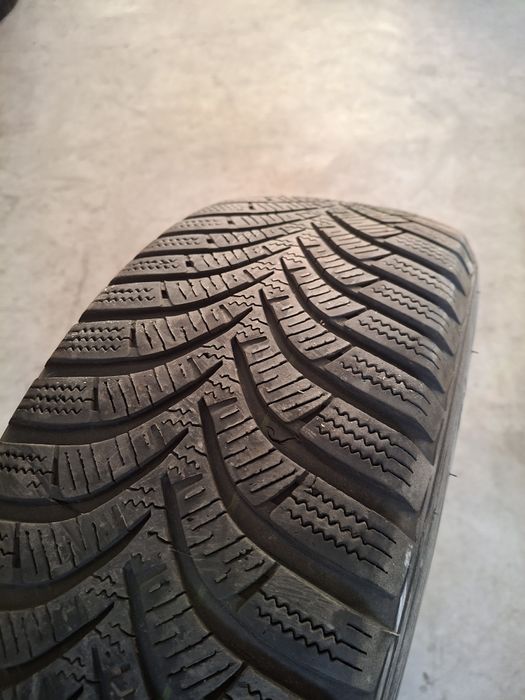 4 Anvelopele de iarnă 185 65 r15 Hankook