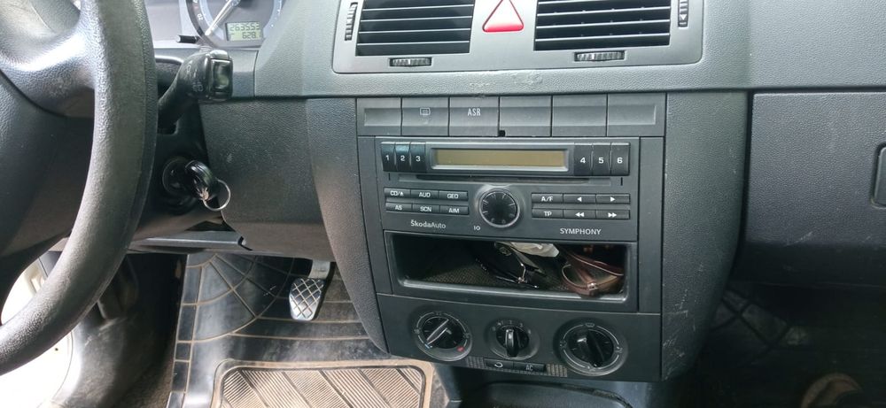 Vând Skoda Fabia