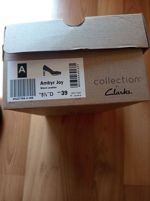 Дамски обувки Clark's