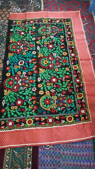 Тұскигіз. Ұлттық біз кесте бұйымы