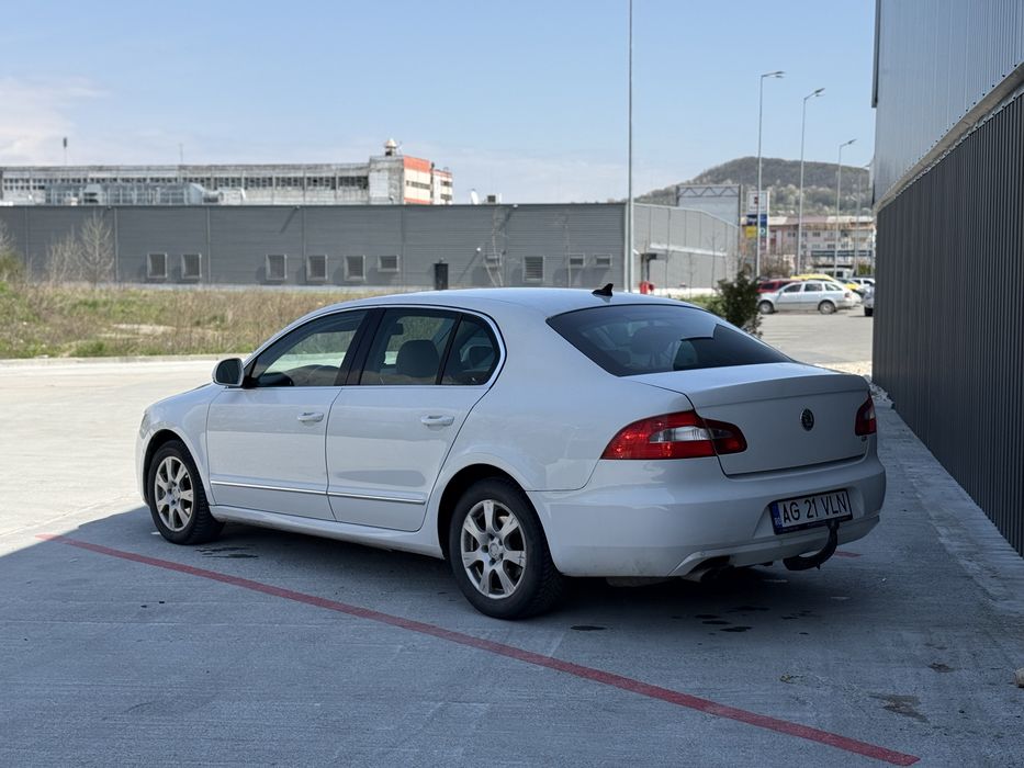 Skoda Superb 2 2011