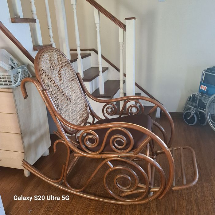 Кресло-качалка, ротанговое