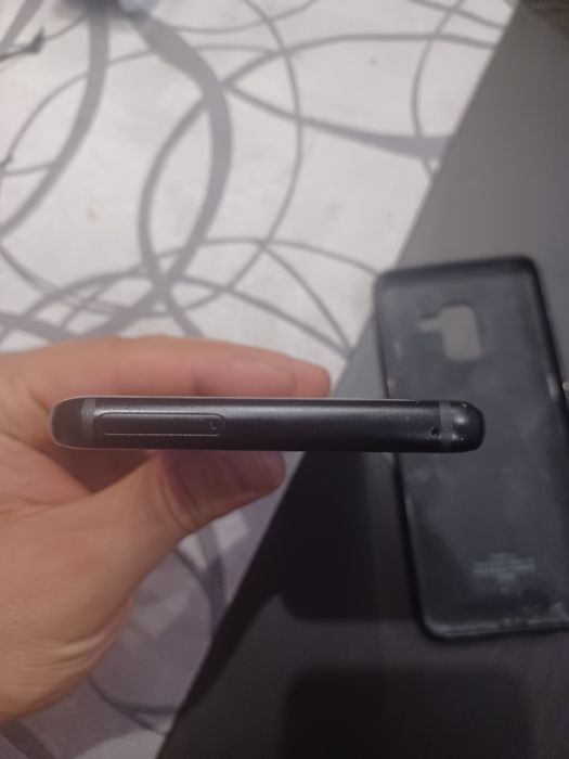 Samsung A8 перфектен