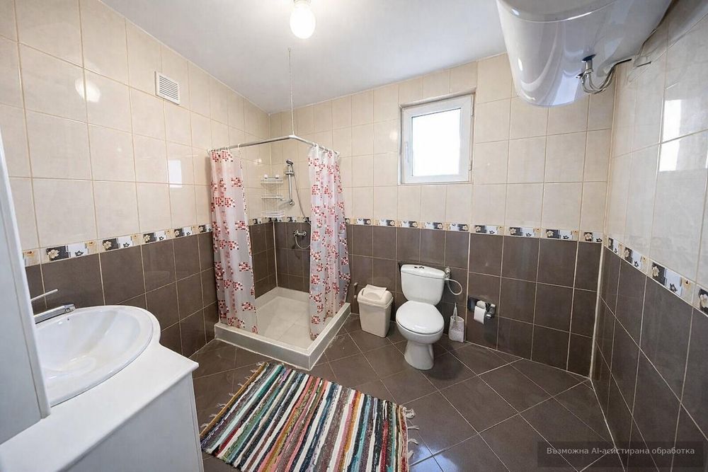 Тристаен апартамент под наем в Център