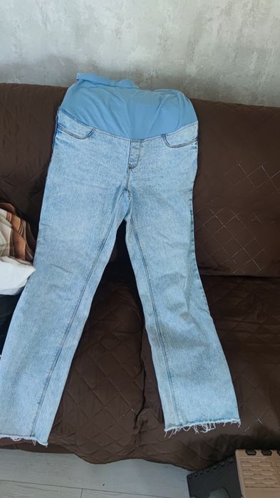 Blugi pentru gravidă