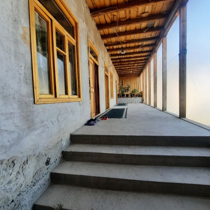 Tayyor yashab turilgan uy joy sotiladi