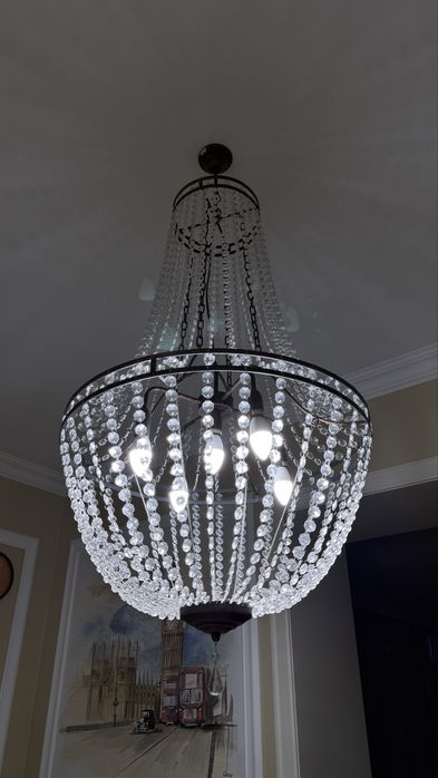 Продам длинную люстру