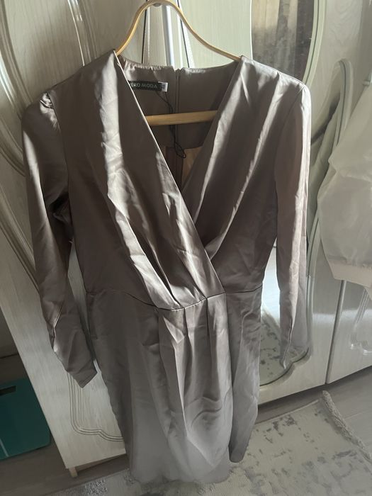 Продам платье