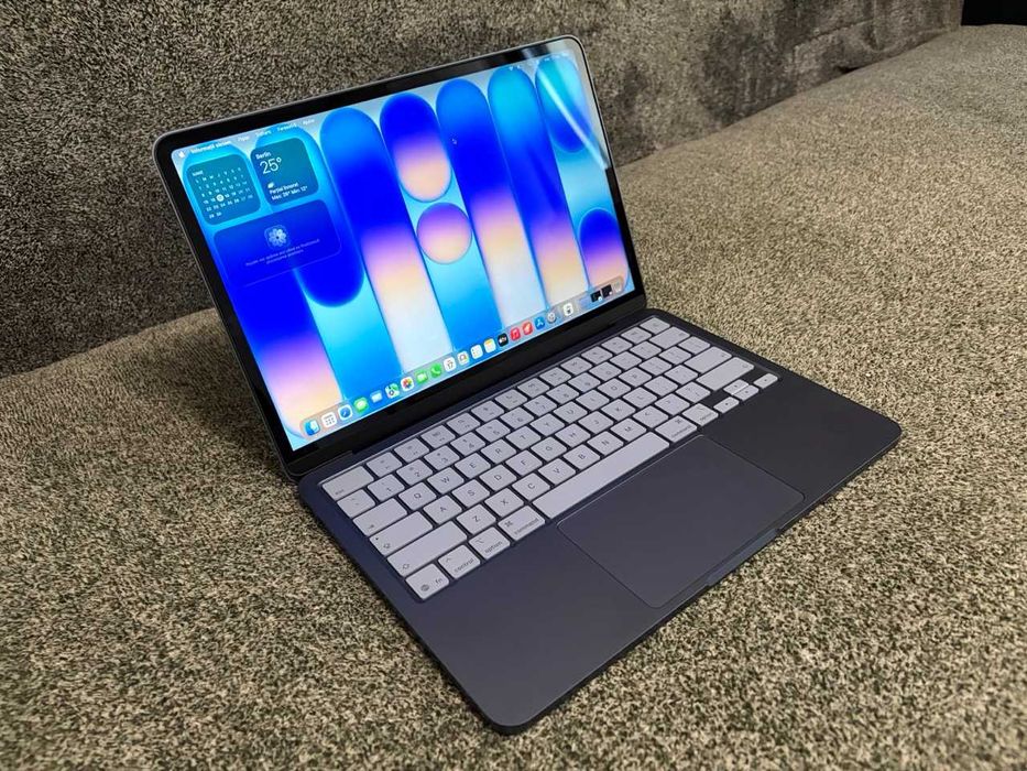  Apple / MacBook Neo 13'' / 256+8 / Indigo / 1 Incarcare / Factura