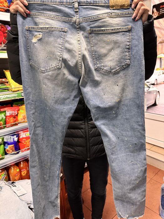 Vand blugi firma pull bear pentru baietii