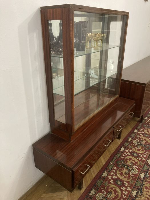 Set de mobila veche, lemn de cires.