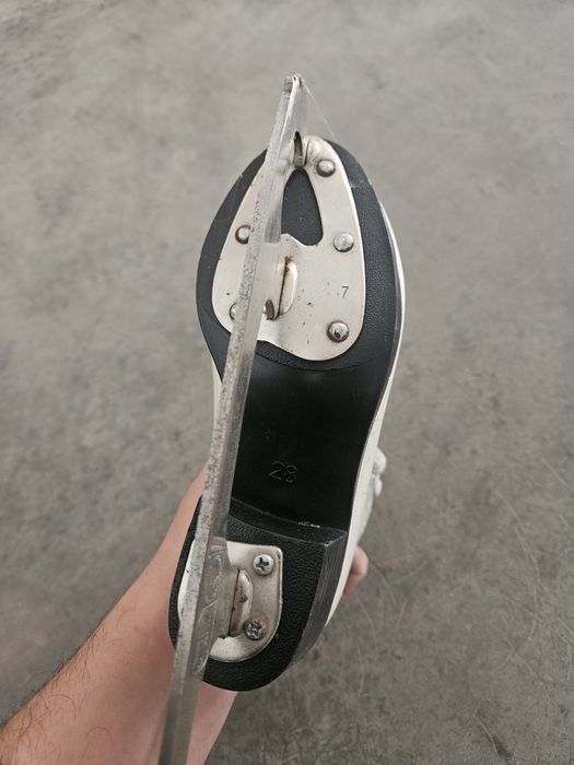 Продам детские коньки Graf.