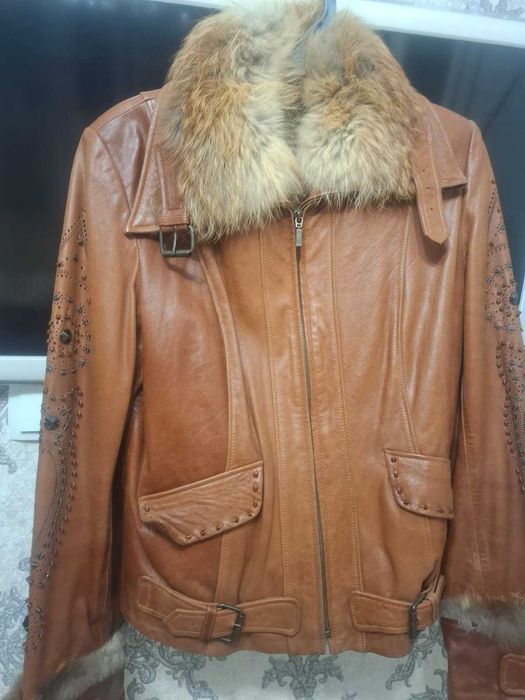 Женские  куртки  плащи кожа замша