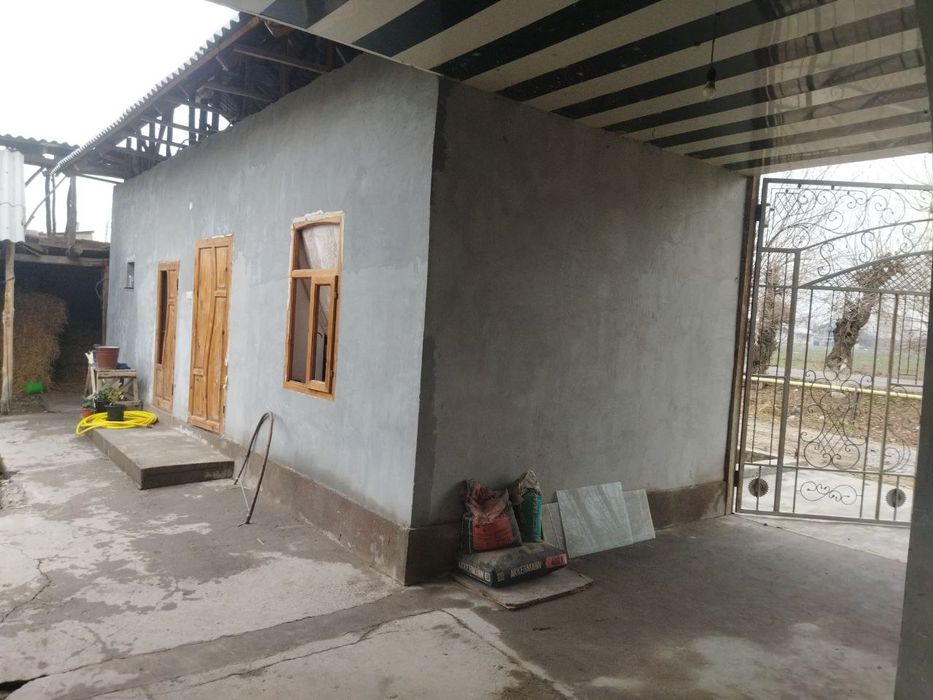 Усчастка сотилади.дом продаётся