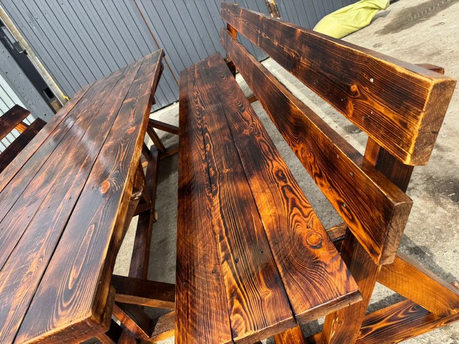 Продам стол с лавочками