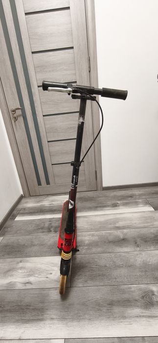 Vând trotinetă copii.