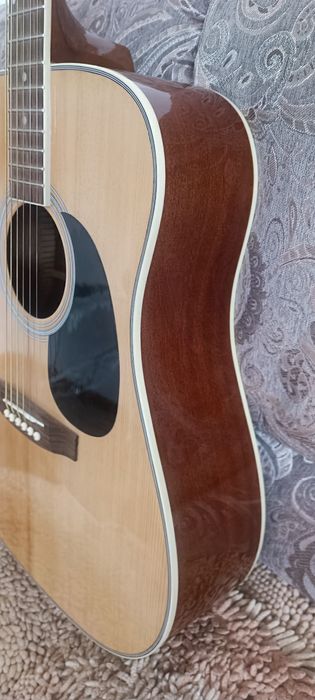 Продам гитару в отличном состоянии