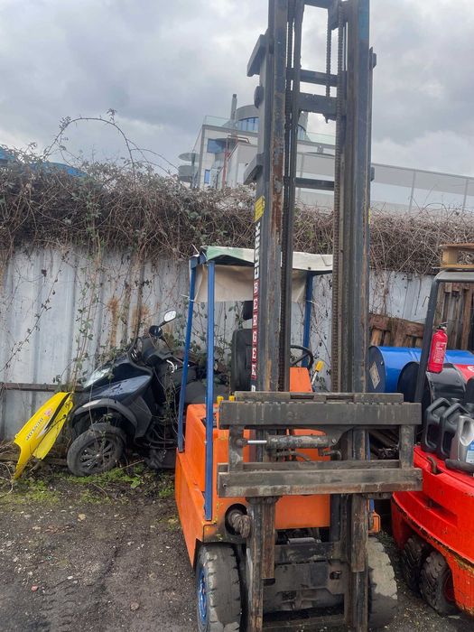 Екектрокар кларк цял или на части